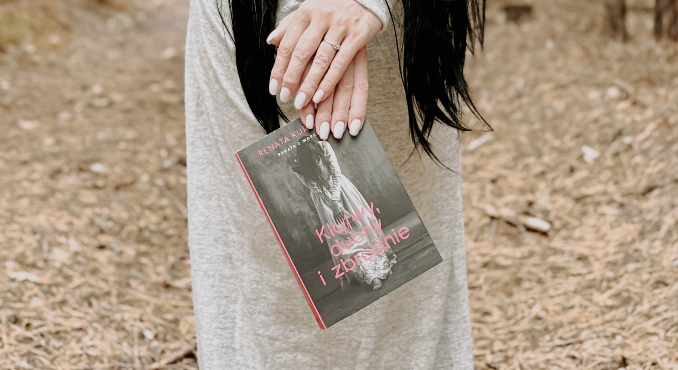 okładka klątwy duchy i zbrodnie renata kuryłowicz