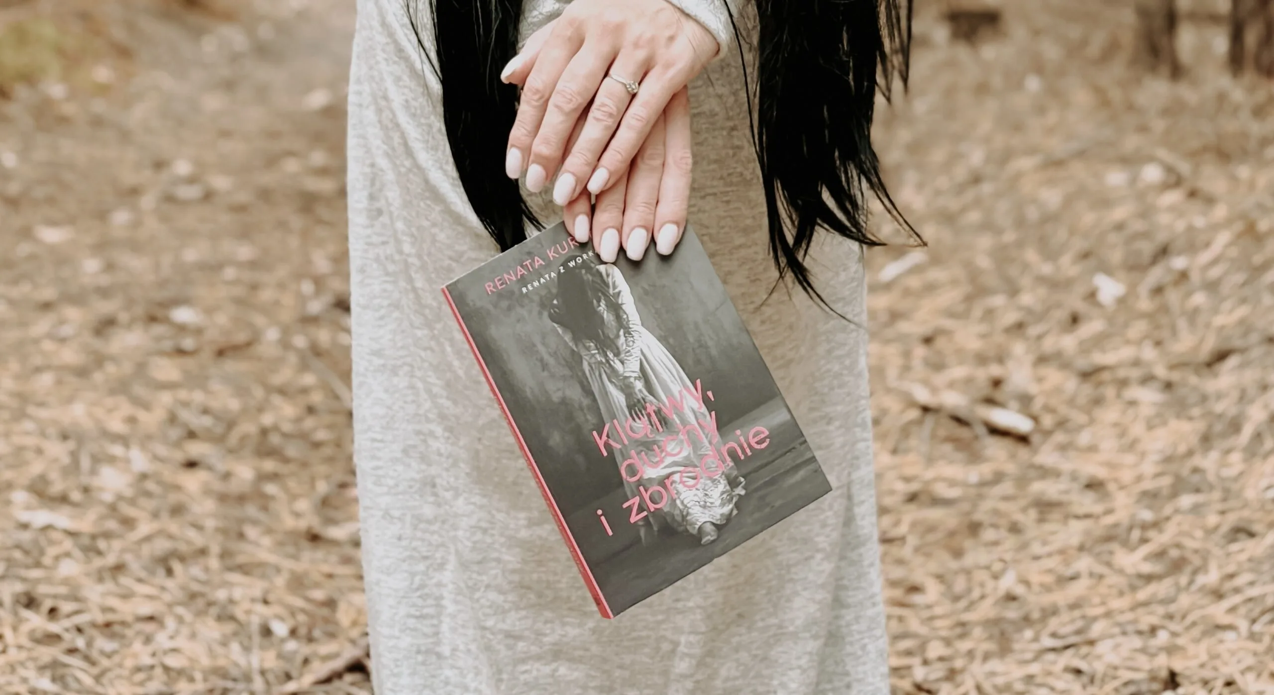 okładka klątwy duchy i zbrodnie renata kuryłowicz