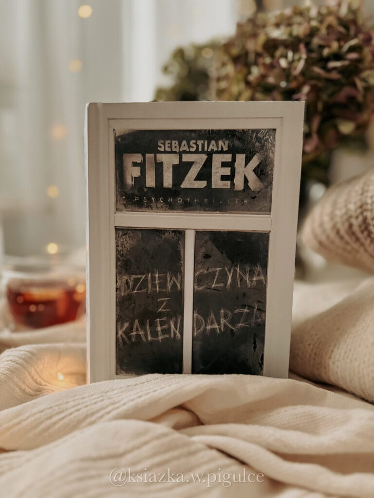 Okładka thrillera psychologicznego Dziewczyna z kalendarza Fitzek – tajemnica, napięcie i grudniowy nastrój