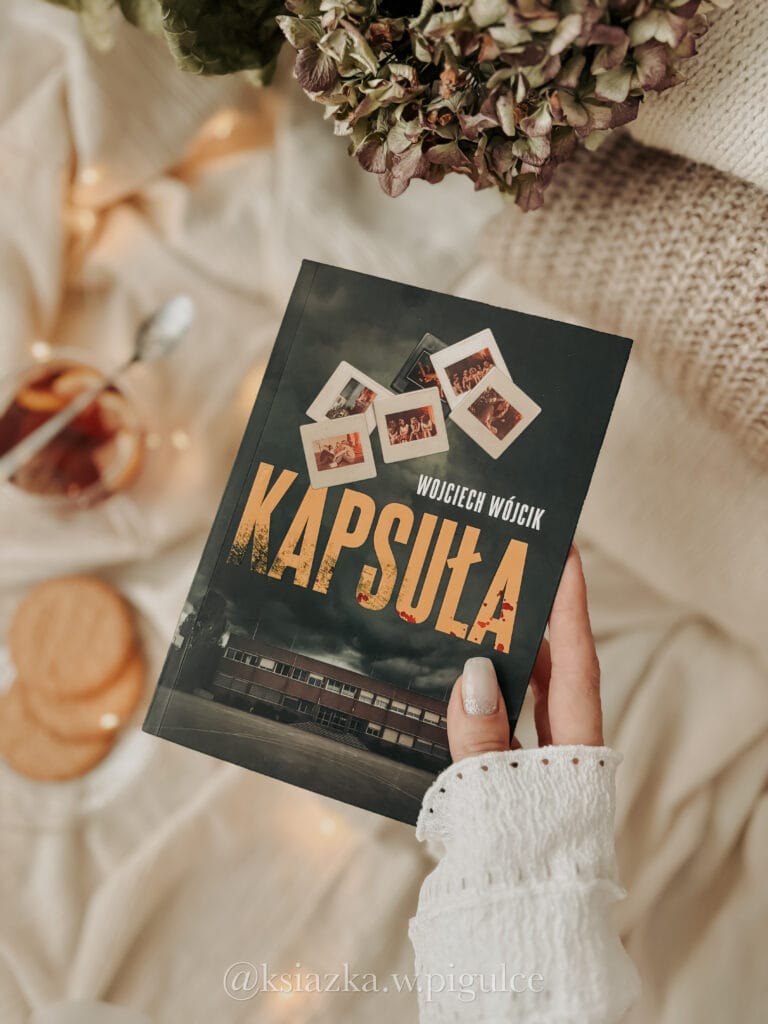 okładka kapsuła wojciech wójcik