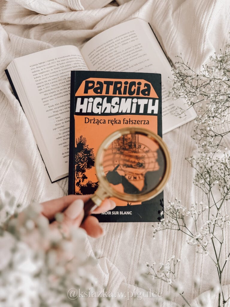 okładka drżąca ręka fałszerza