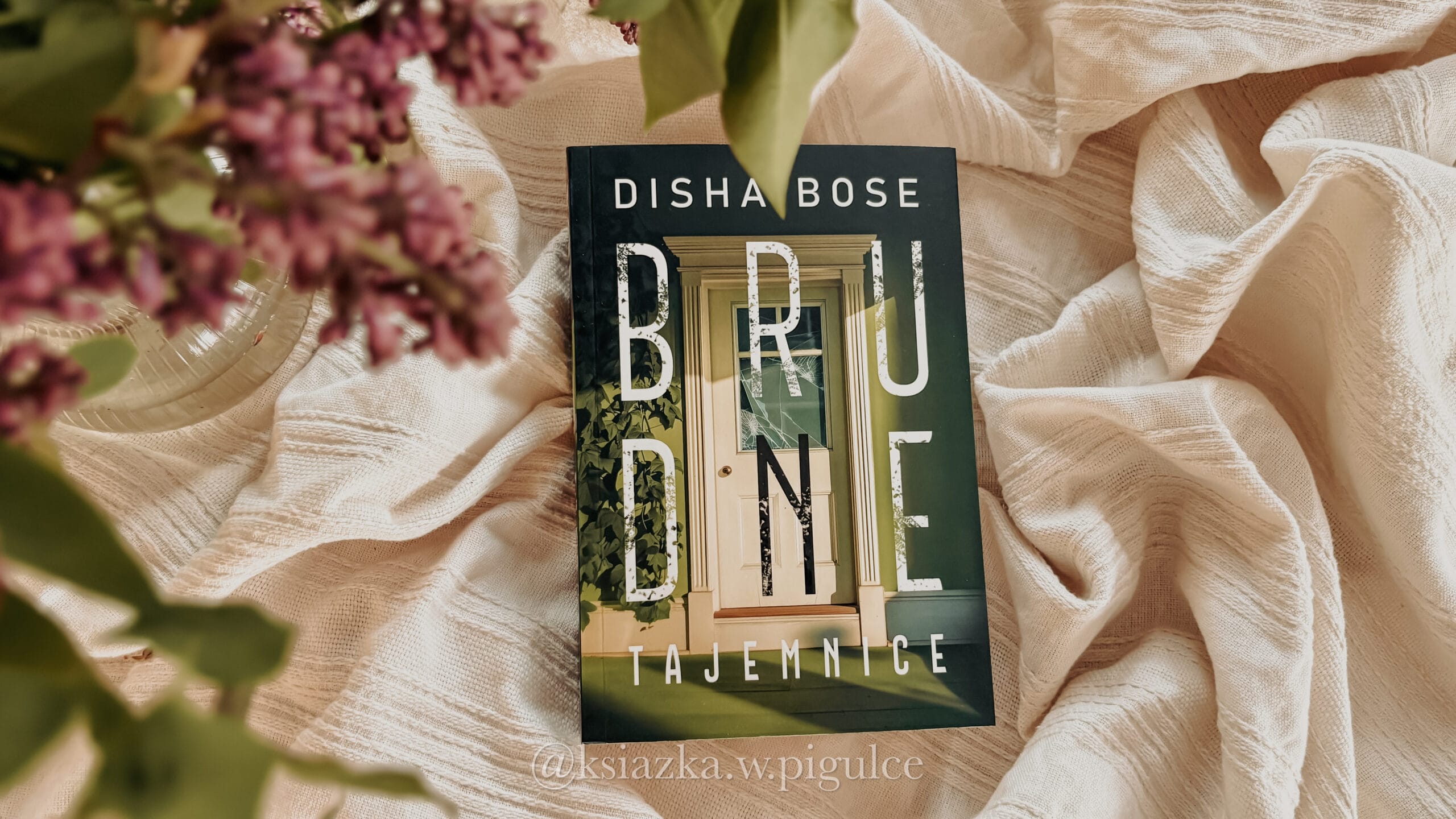 brudne tajemnice okładka